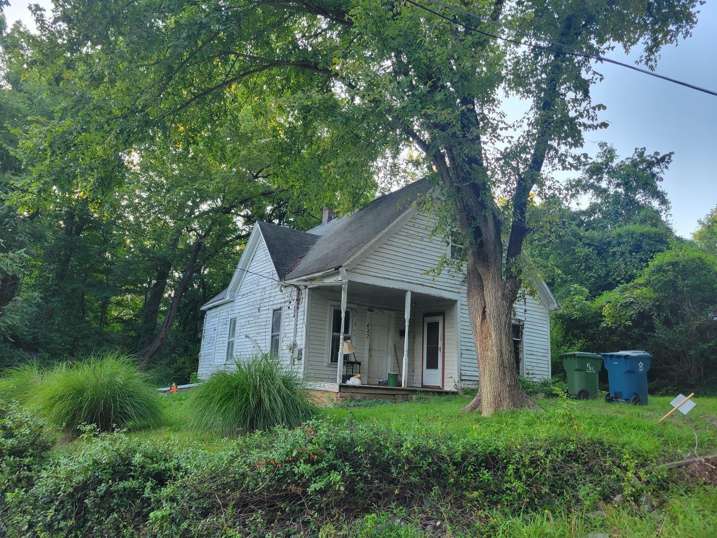 E High St, Anna, IL 62906