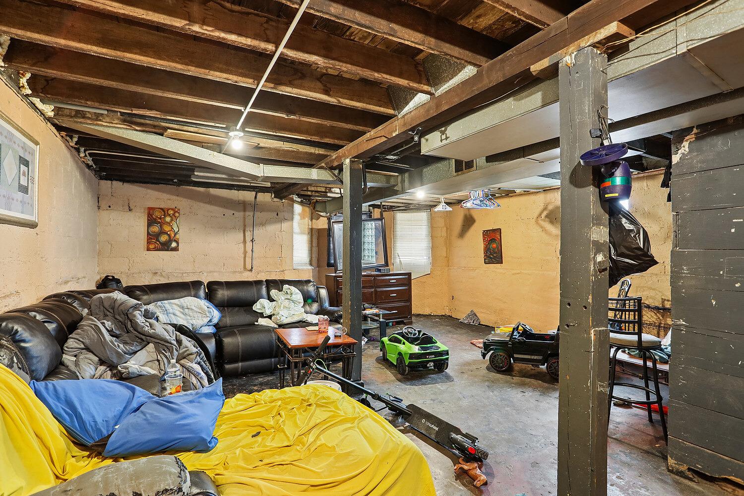S Saint Lawrence Ave, Chicago, IL 60619