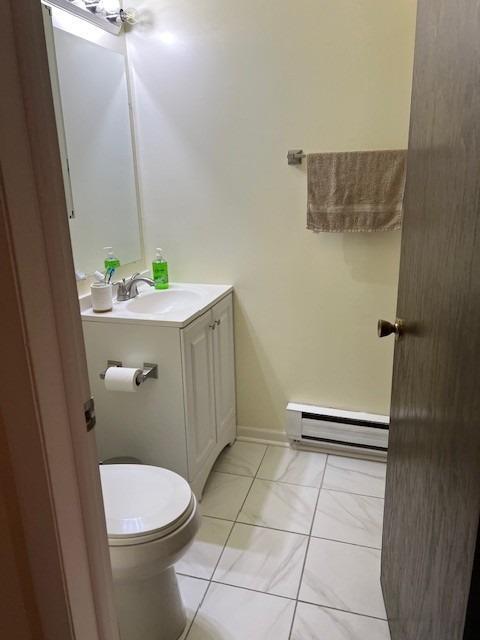 Kenton Ave, Midlothian, IL 60445