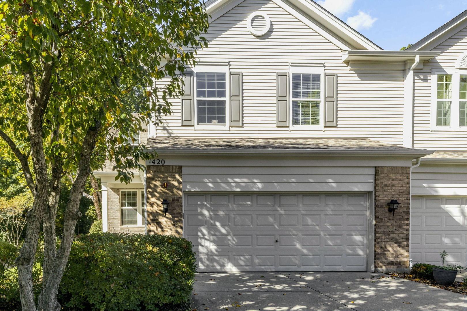 Yellowstone Dr, Streamwood, IL 60107