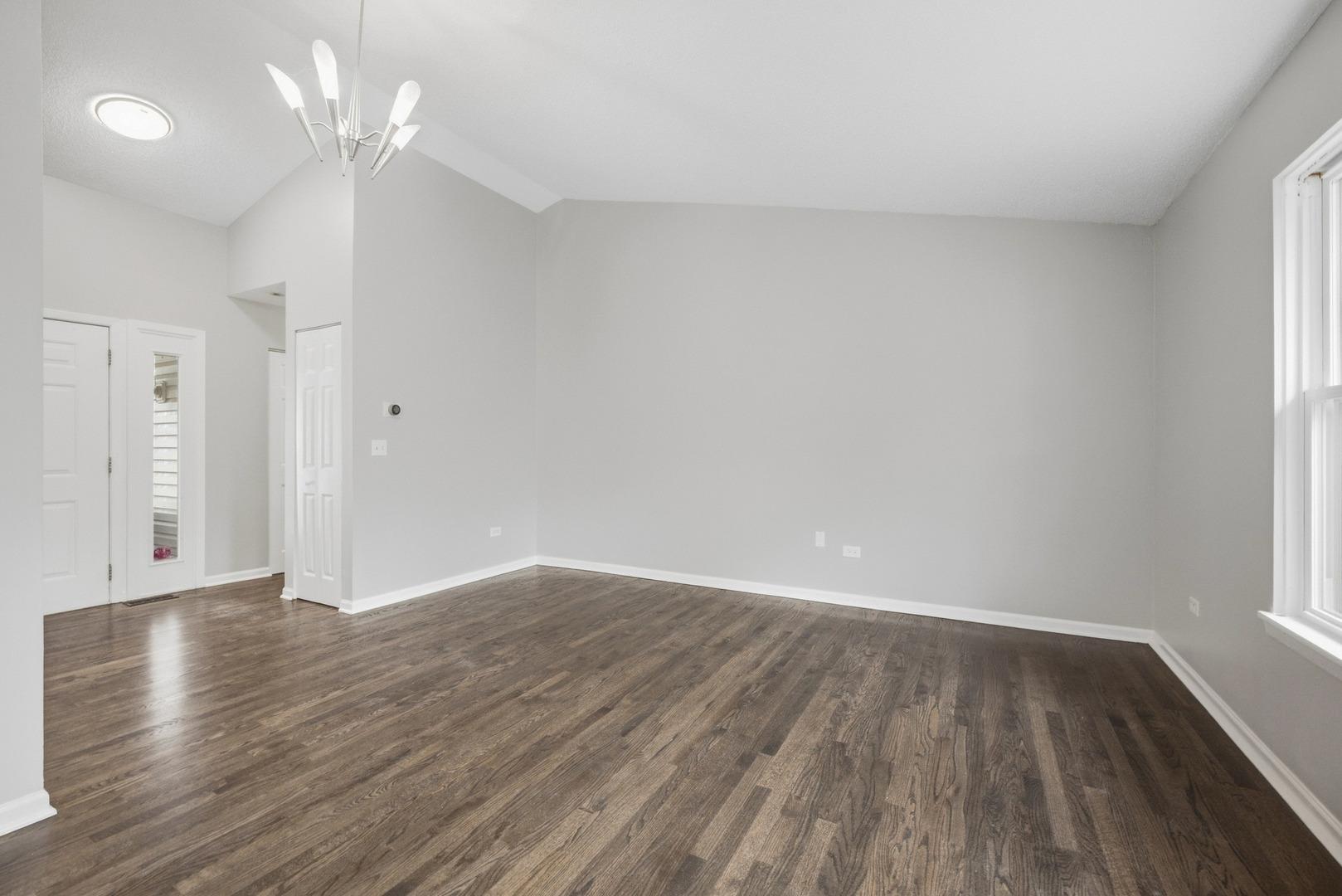 Lyon Ct, Buffalo Grove, IL 60089