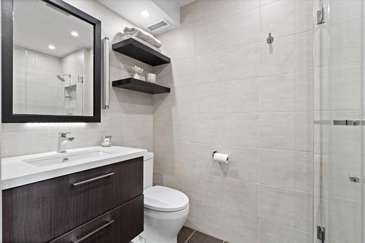 W Fletcher St, Chicago, IL 60657