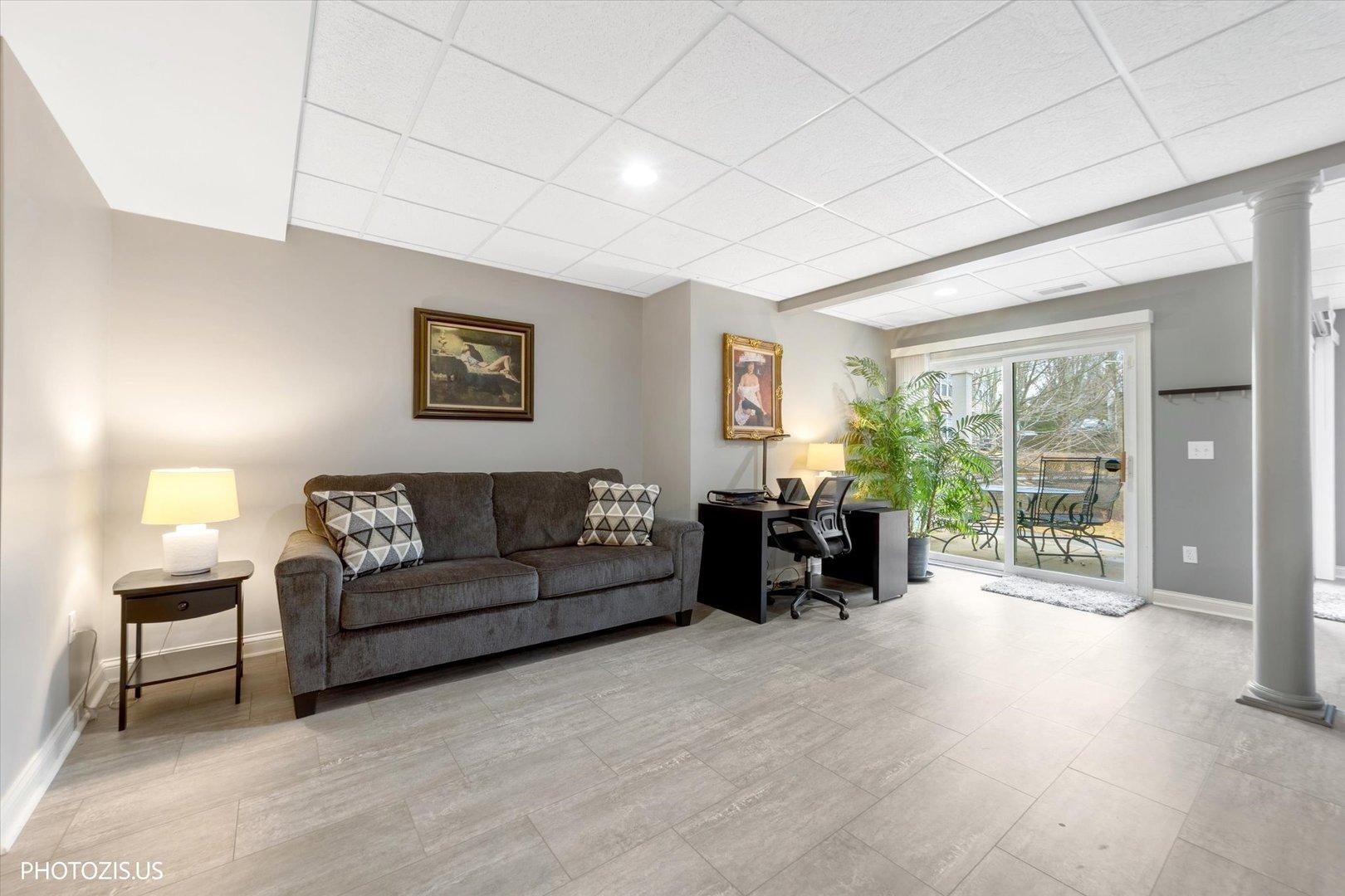 Lake Ave, Wauconda, IL 60084