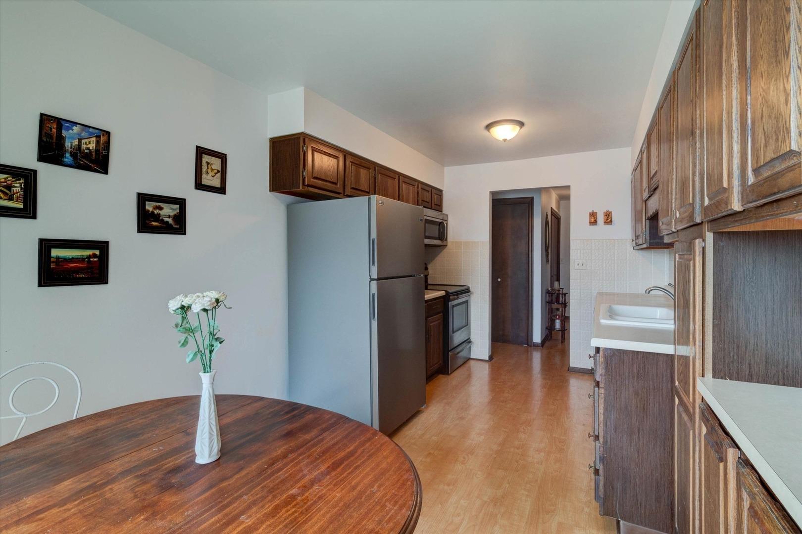 N Milwaukee Ave, Niles, IL 60714