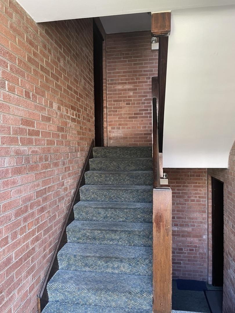 N Oakley Ave, Chicago, IL 60645