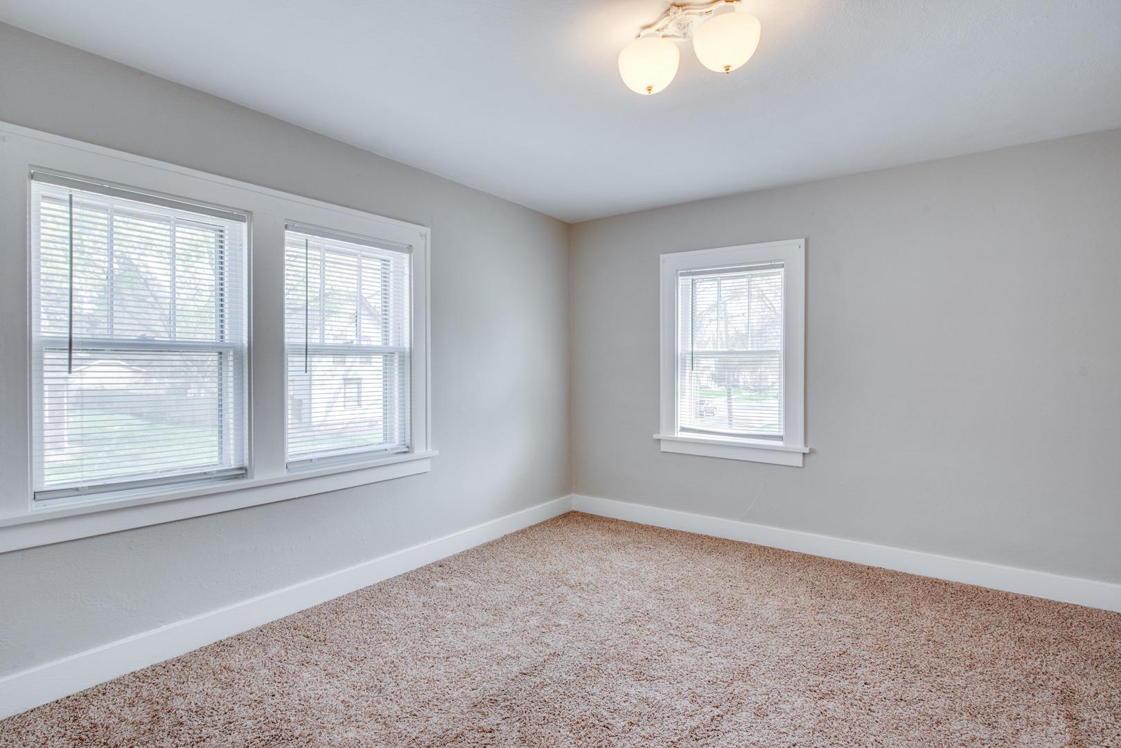Watson St, Aurora, IL 60505