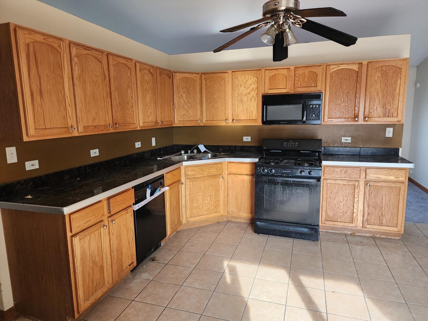 Clover Ln, University Park, IL 60484