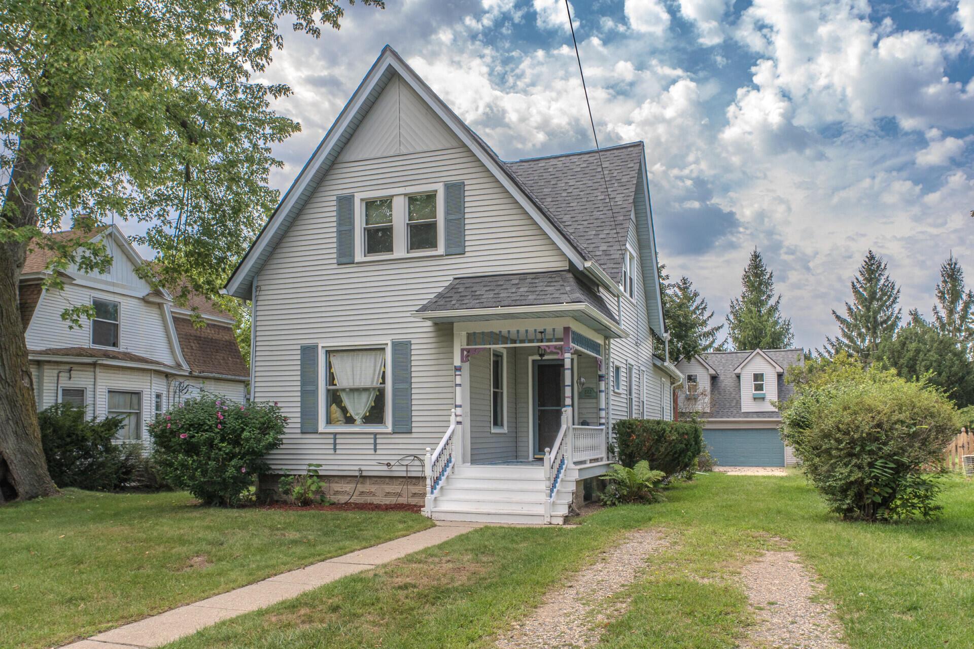 Monroe St, Saline, MI 48176
