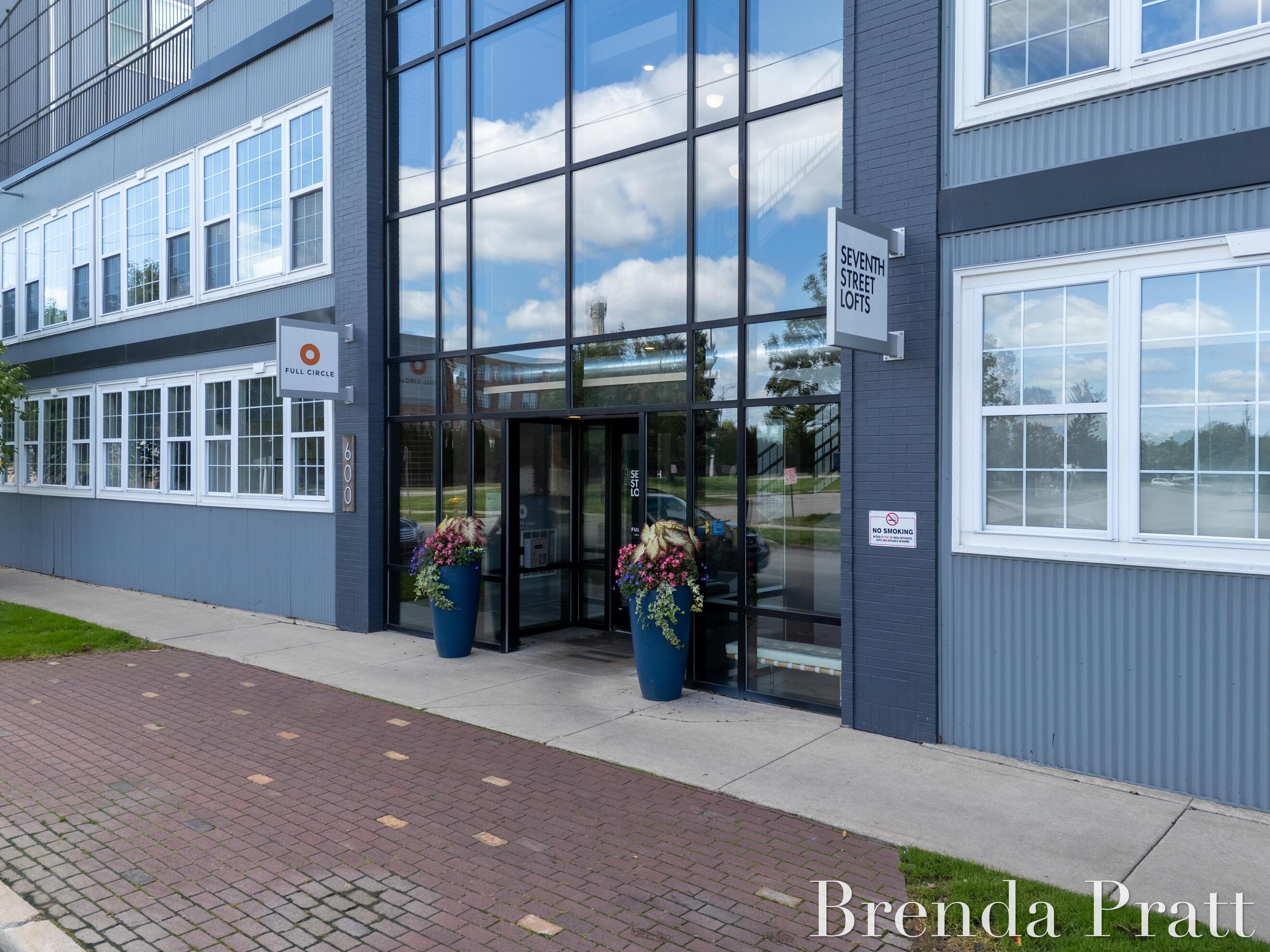 7th St Nw, Grand Rapids, MI 49504
