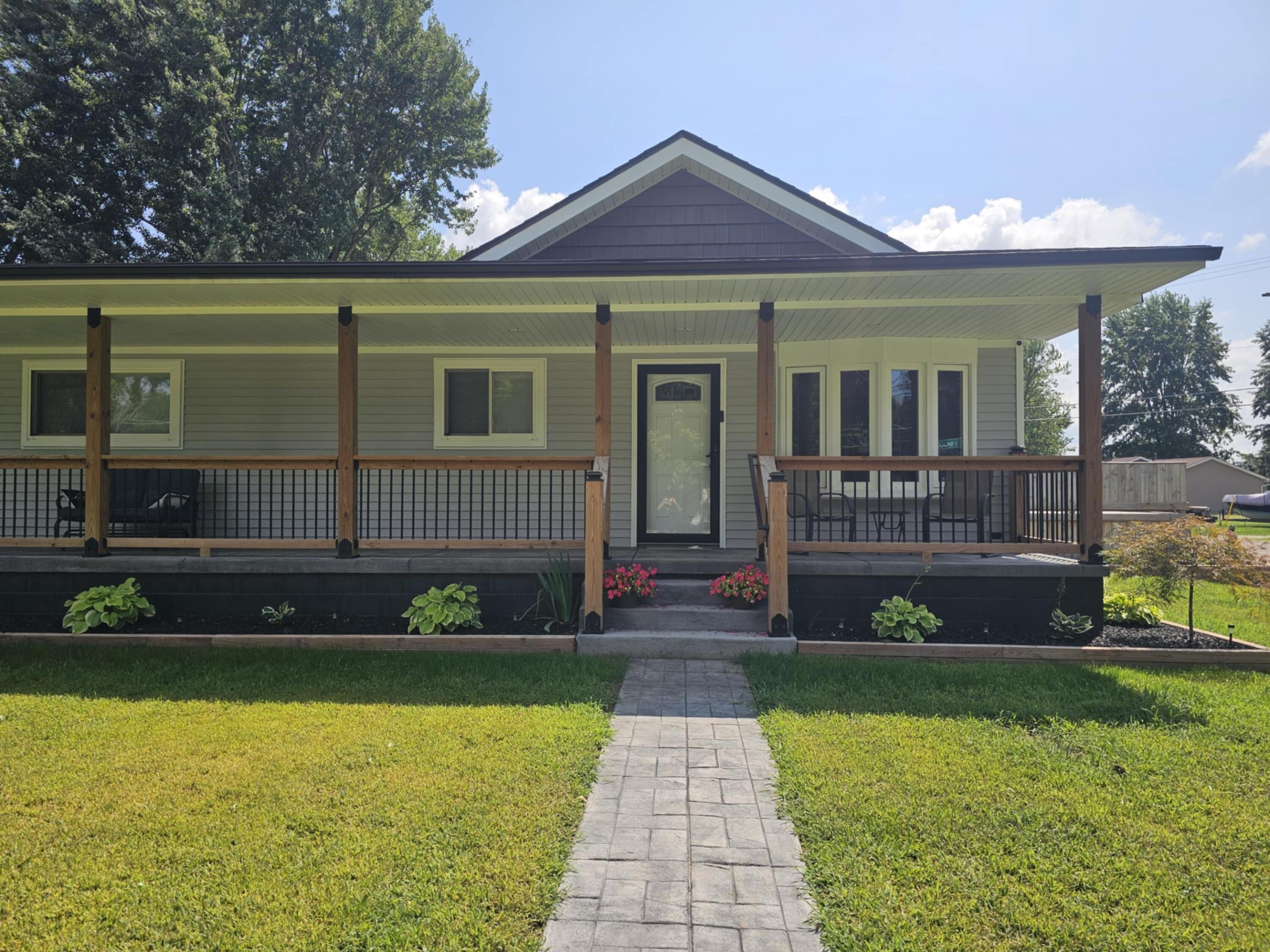 Willow Rd, New Boston, MI 48164
