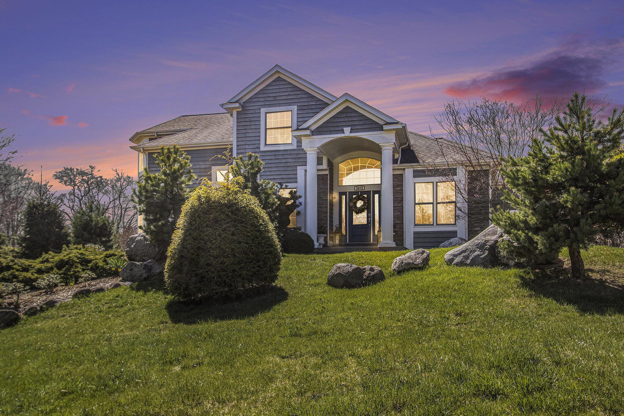 Harbor Breeze Dr, Norton Shores, MI 49441