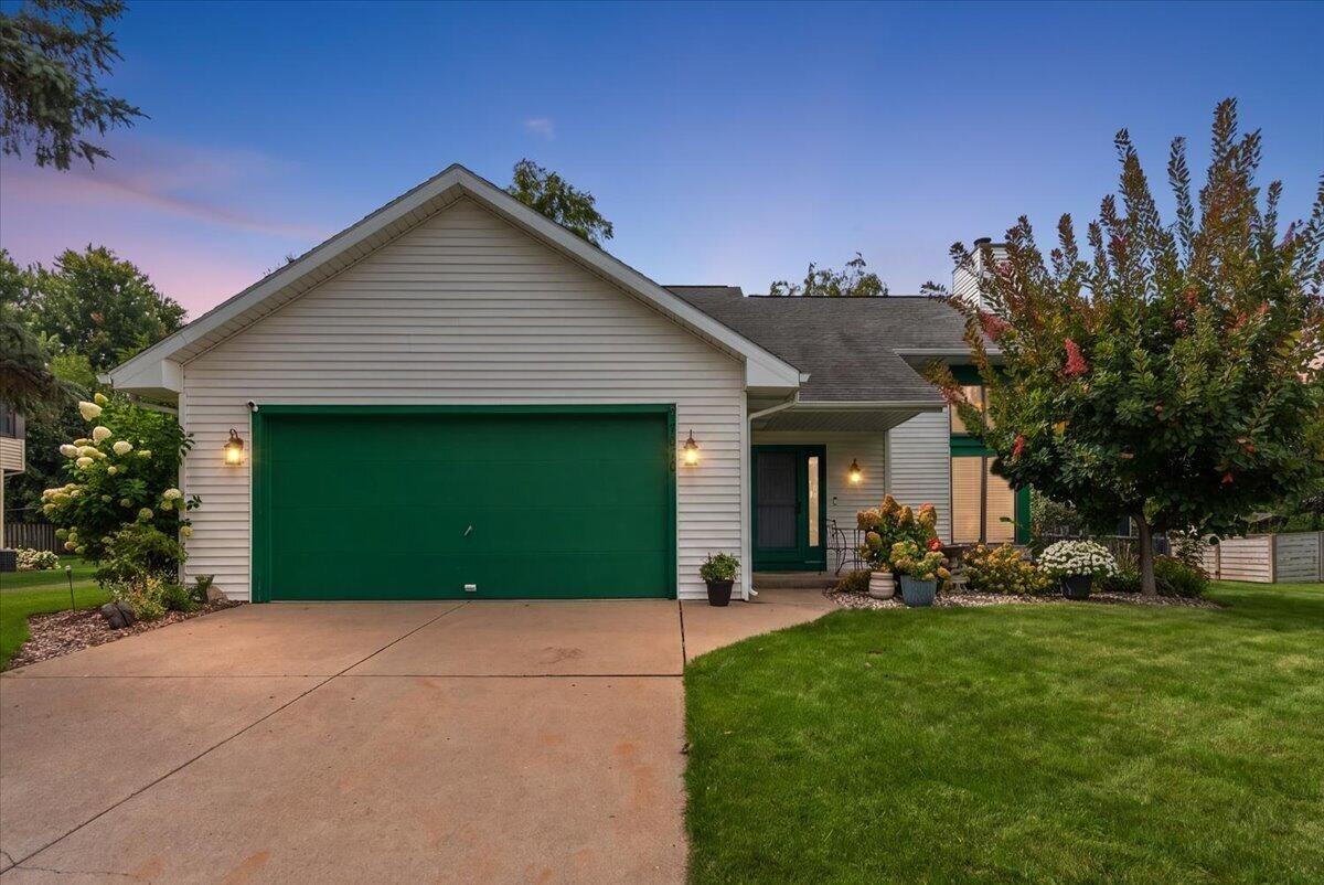 Sandpiper St, Portage, MI 49024