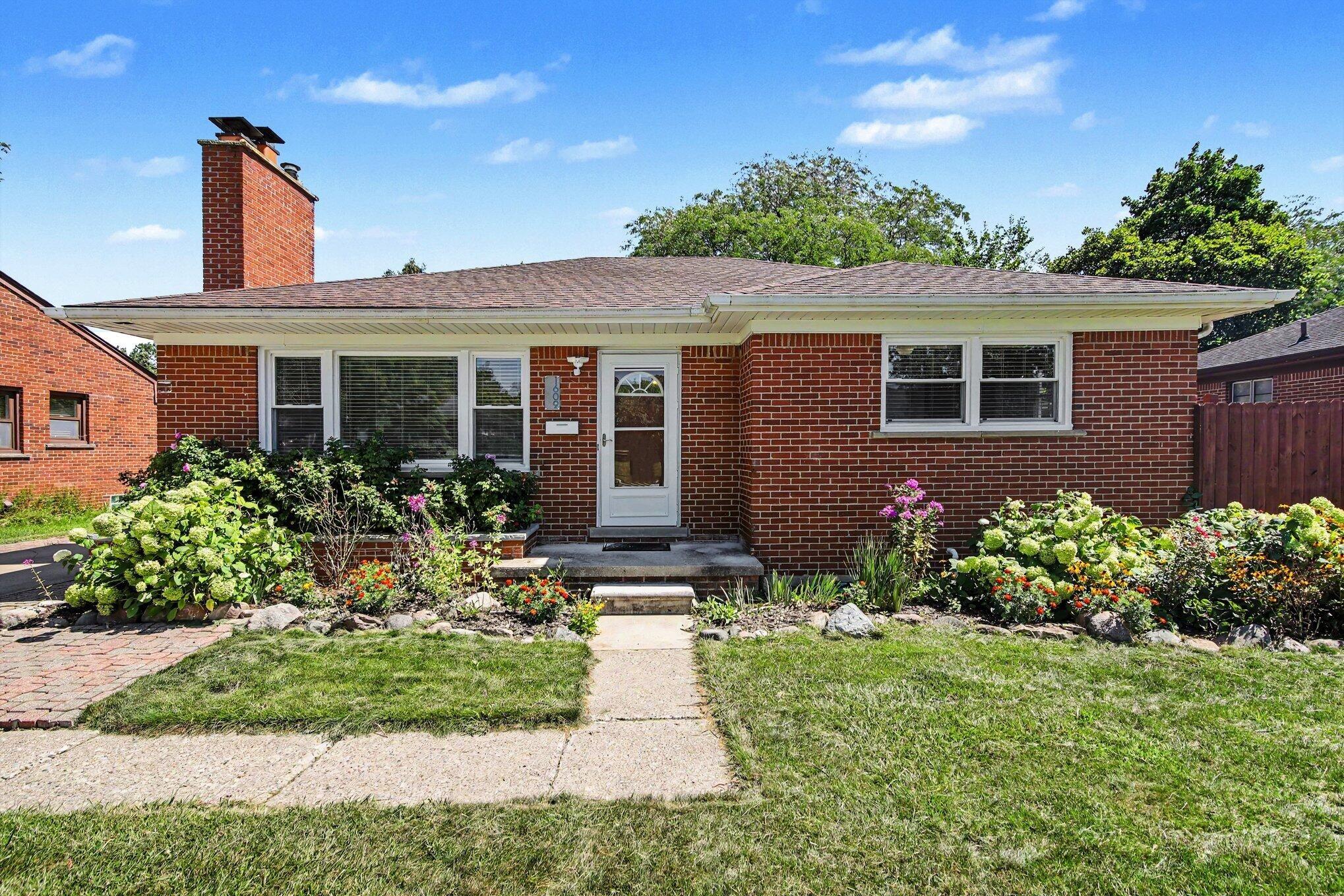 Marian Ave, Ann Arbor, MI 48103