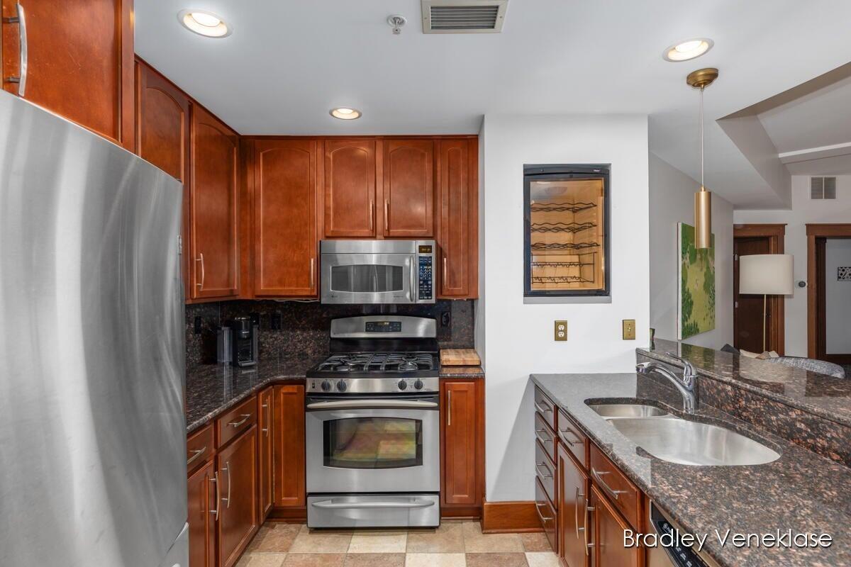 Monroe Center St Nw, Grand Rapids, MI 49503
