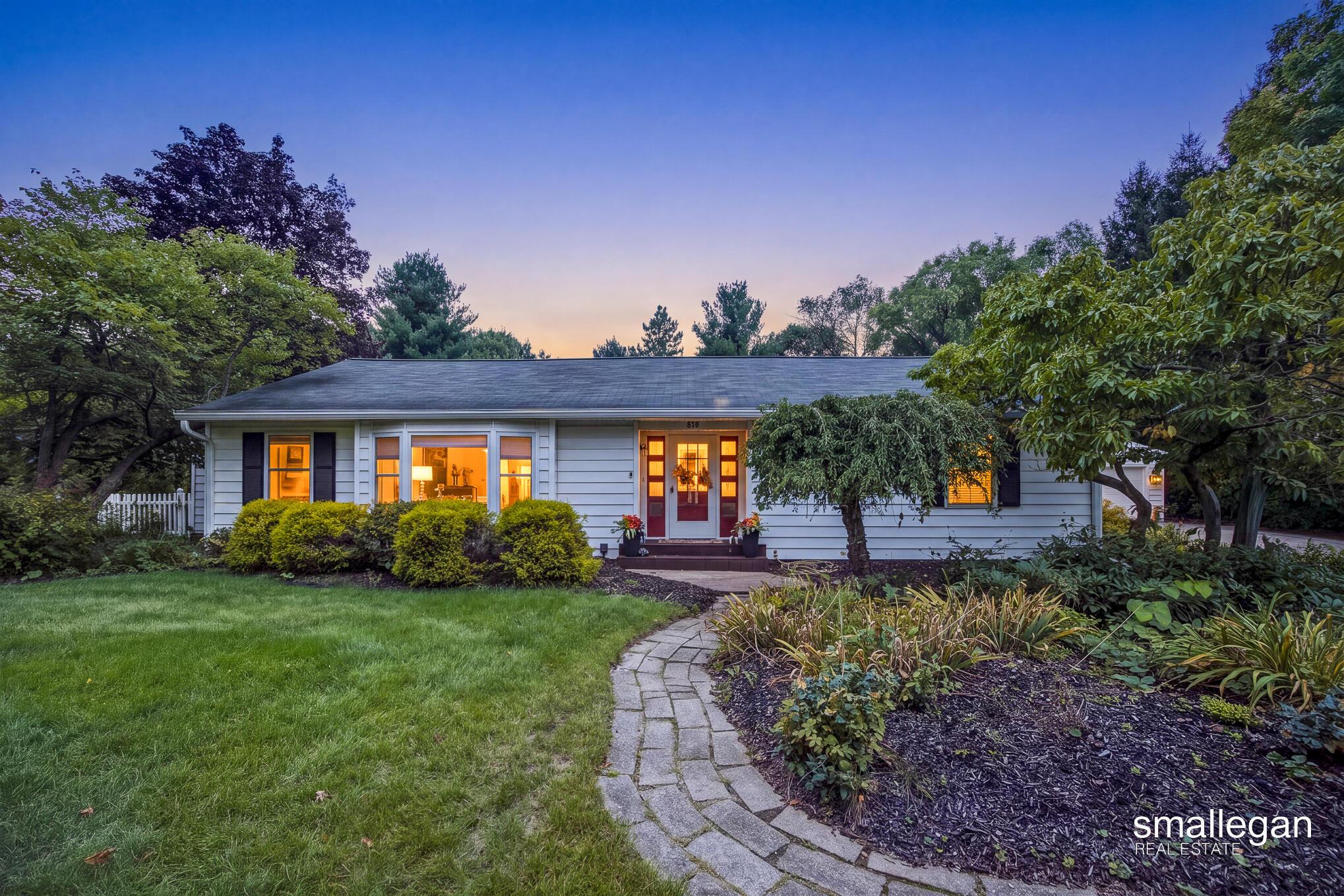 W Ellis Ave, Belding, MI 48809