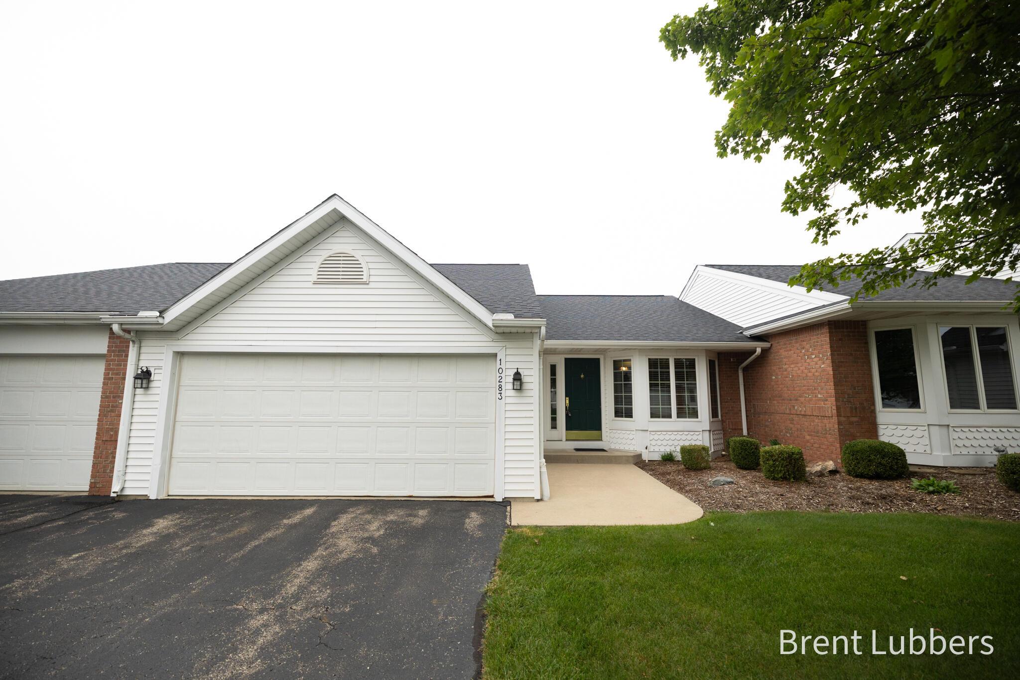 Castlecourt, Zeeland, MI 49464