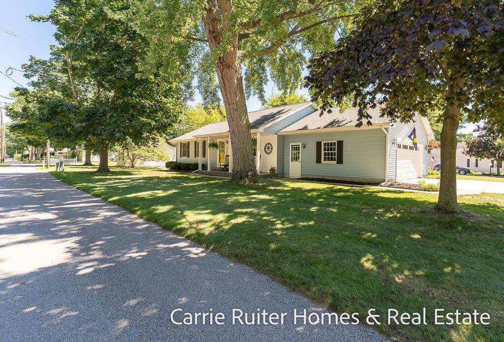 W Spring Lake Rd, Spring Lake, MI 49456