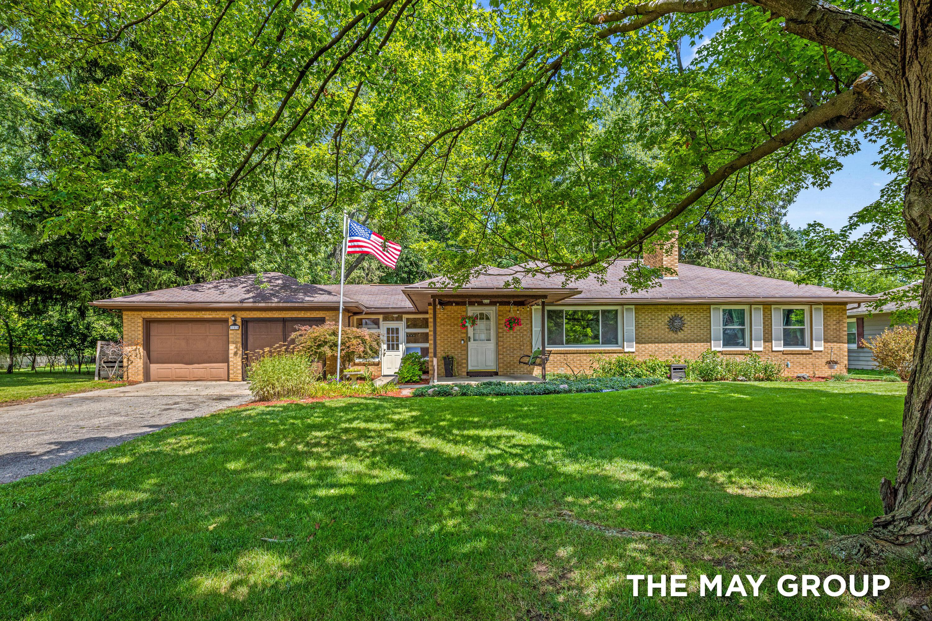 Lancashire Dr Se, Grand Rapids, MI 49508