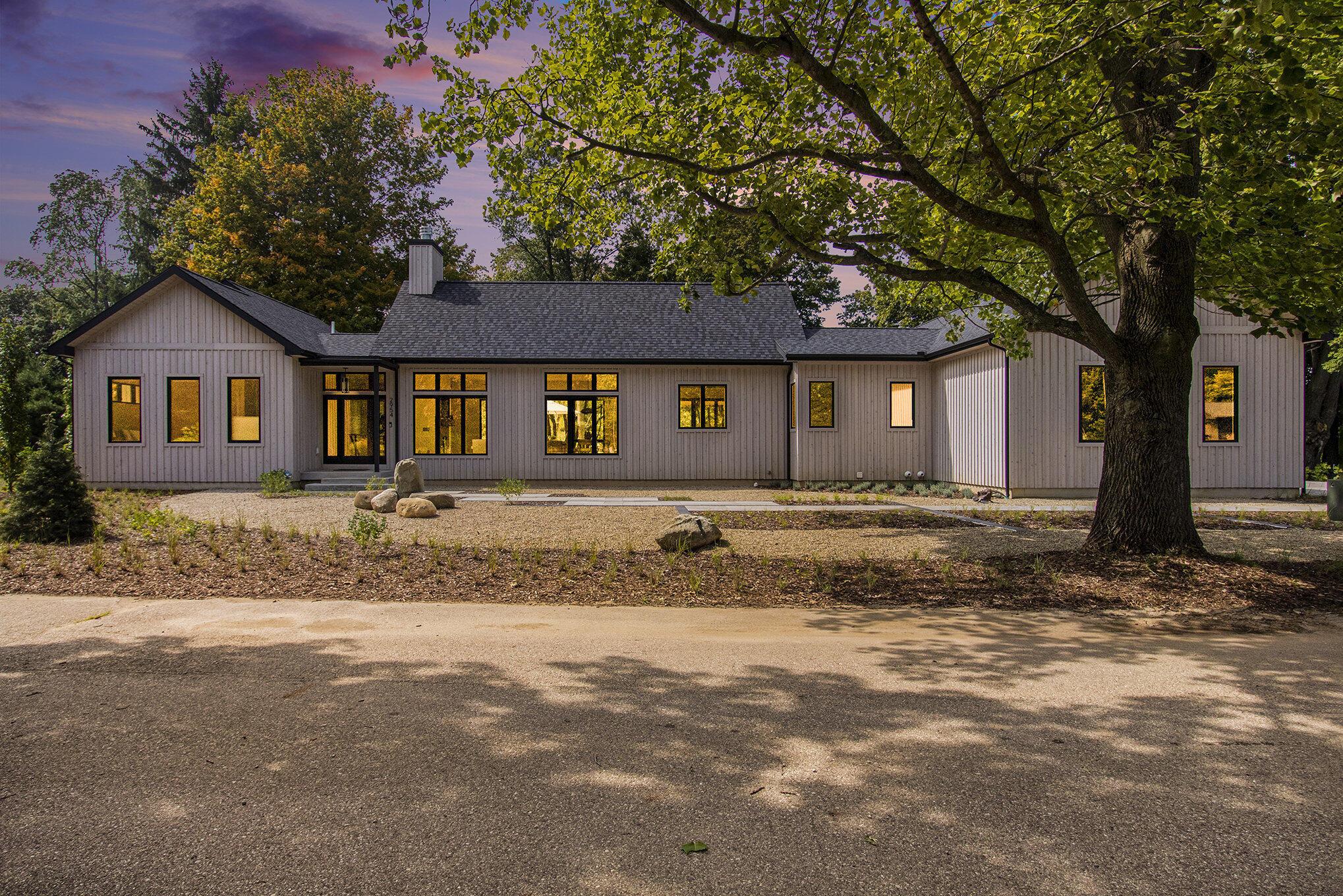 Peach Creek Ct, Fennville, MI 49408