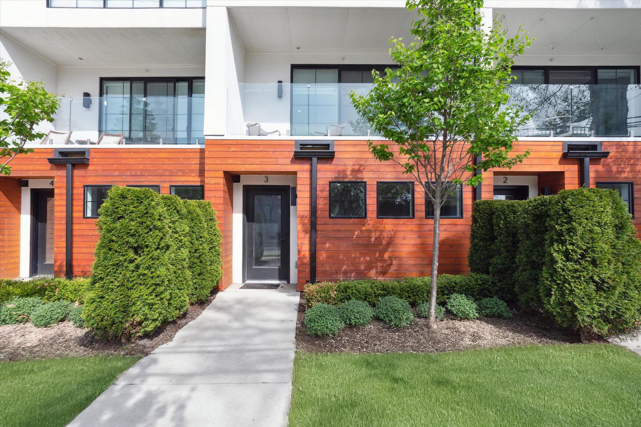 E Harrison Ave, Royal Oak, MI 48067