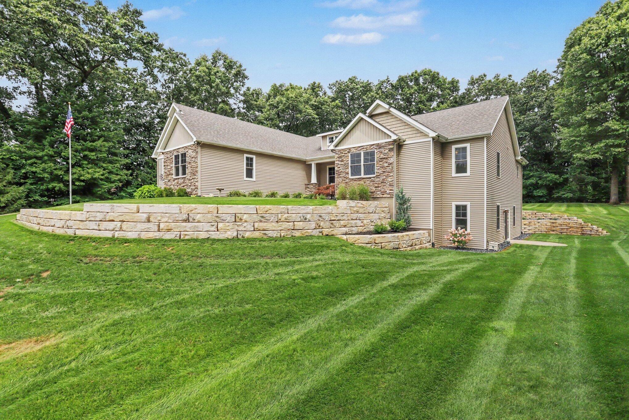 Hemingway St, Mattawan, MI 49071