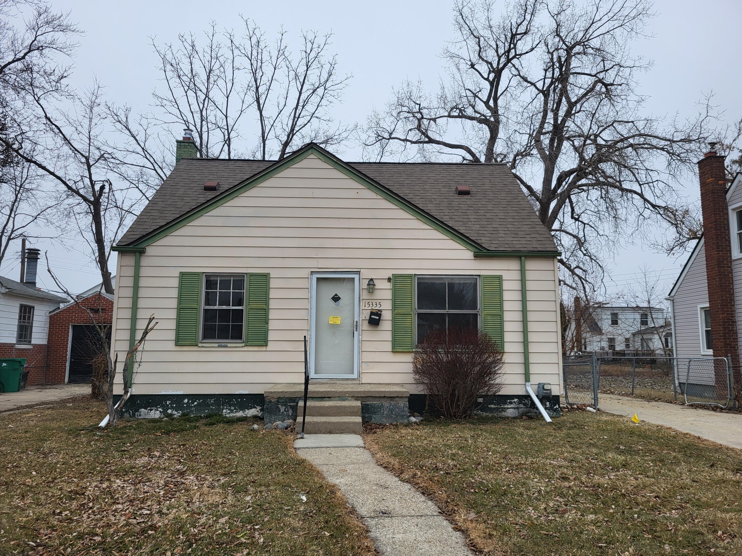Semrau Ave, Eastpointe, MI 48021