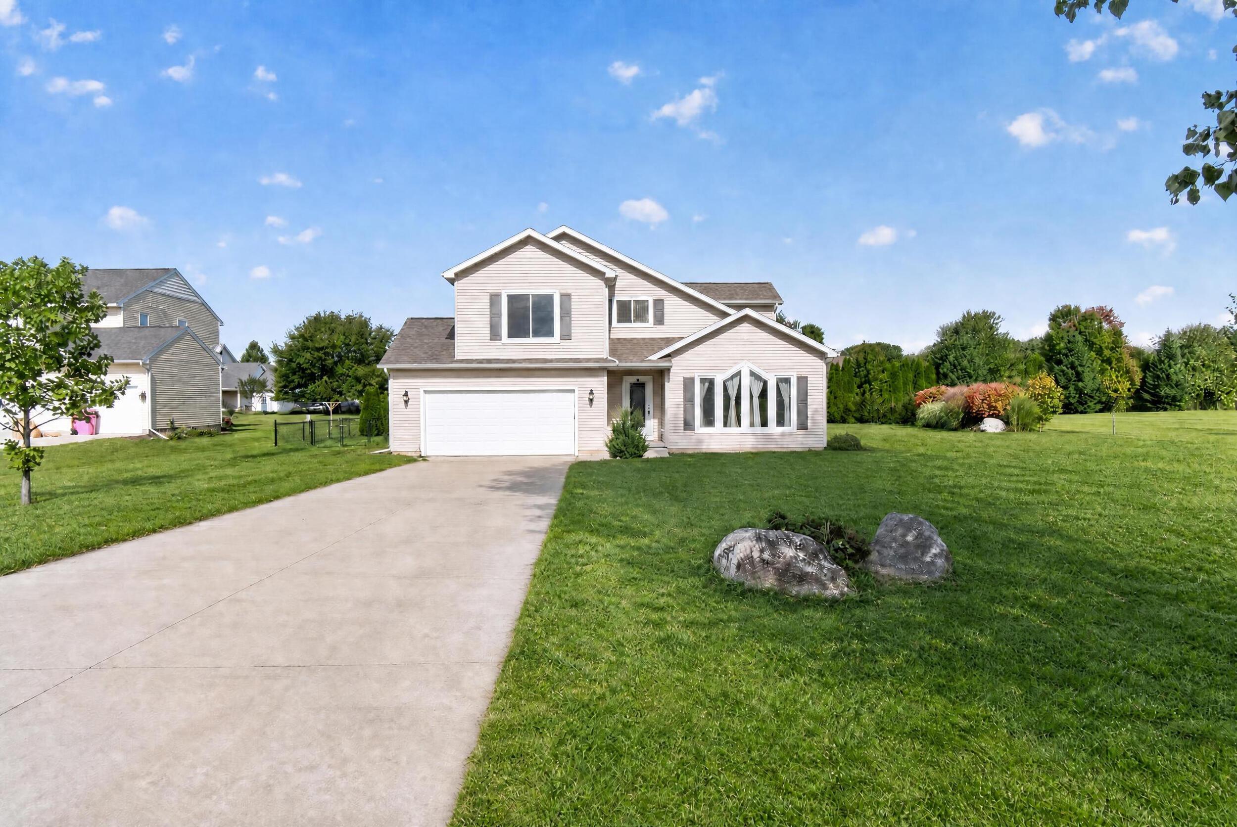 Erin Ct, Pleasant Lake, MI 49272