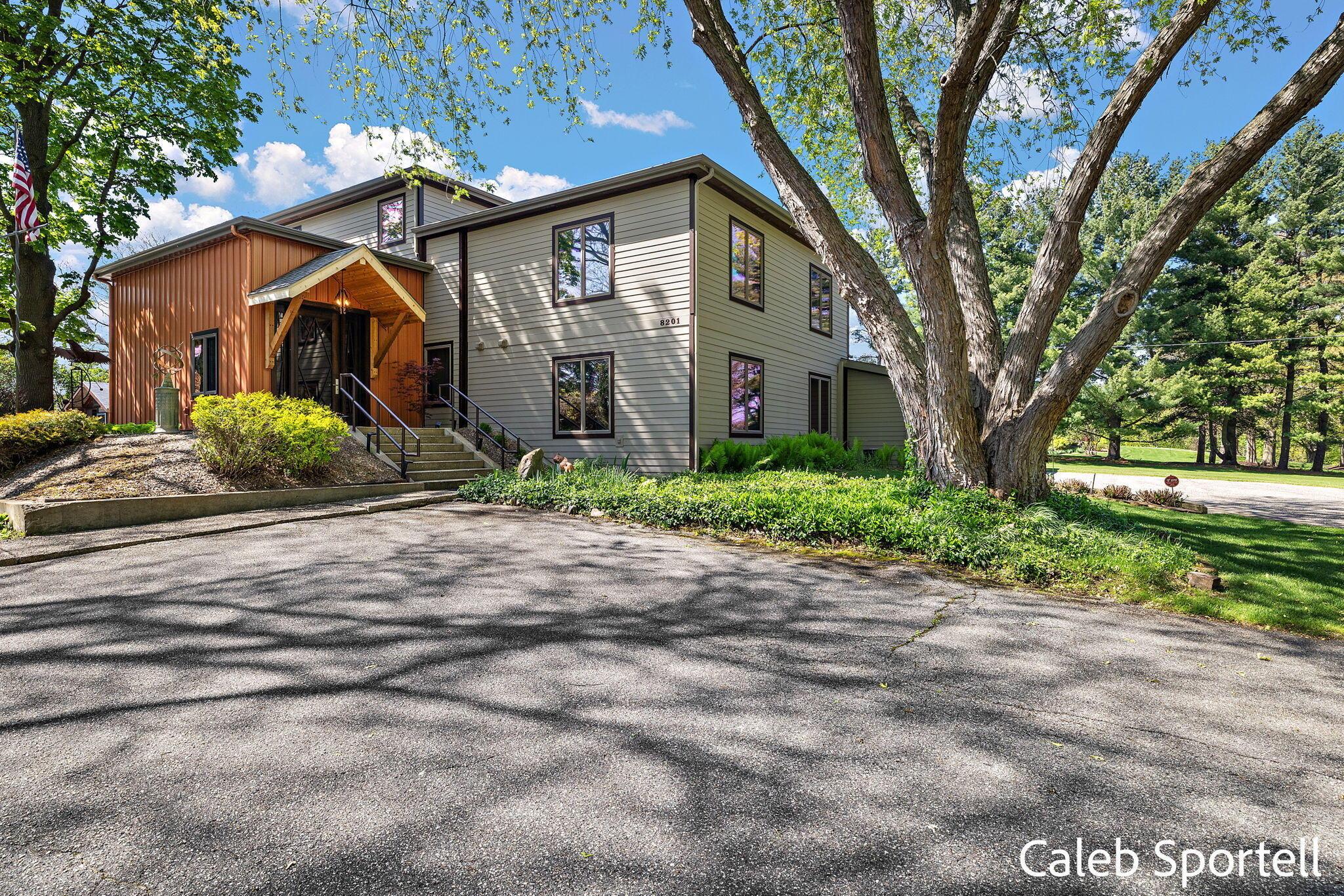Cherry Valley Ave Se, Caledonia, MI 49316