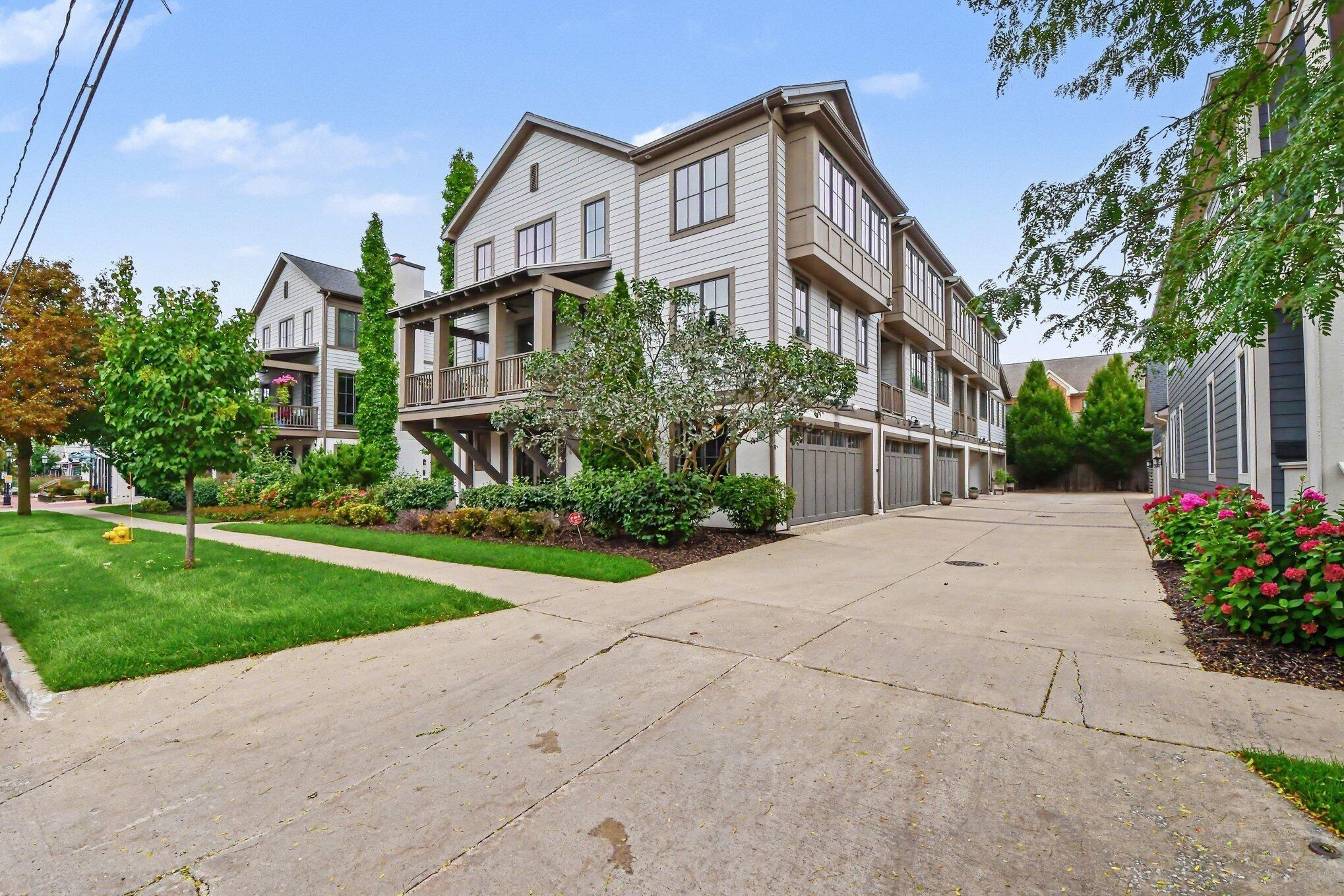Croswell Ave Se, Grand Rapids, MI 49506