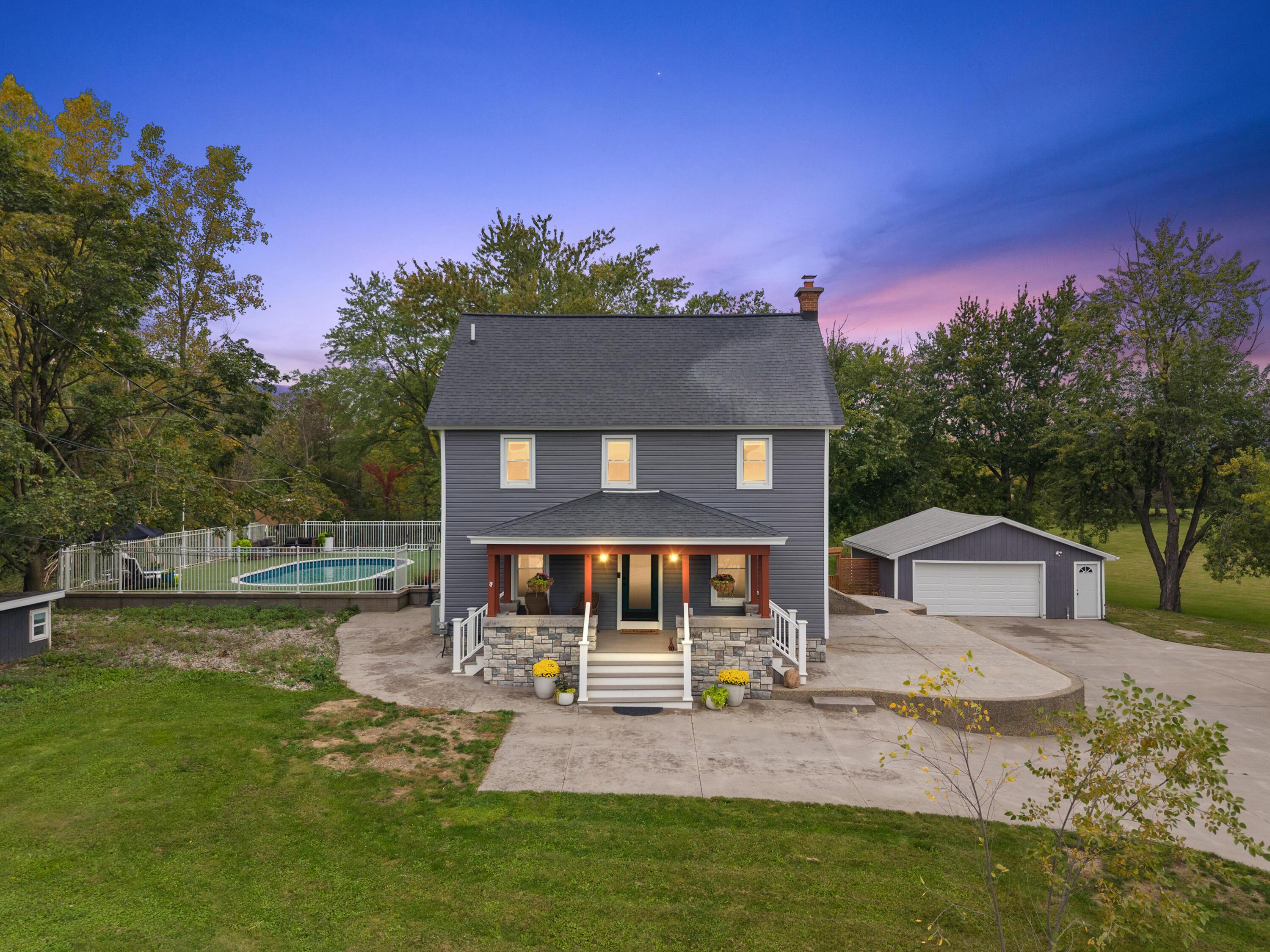 Rd, Saline, MI 48176