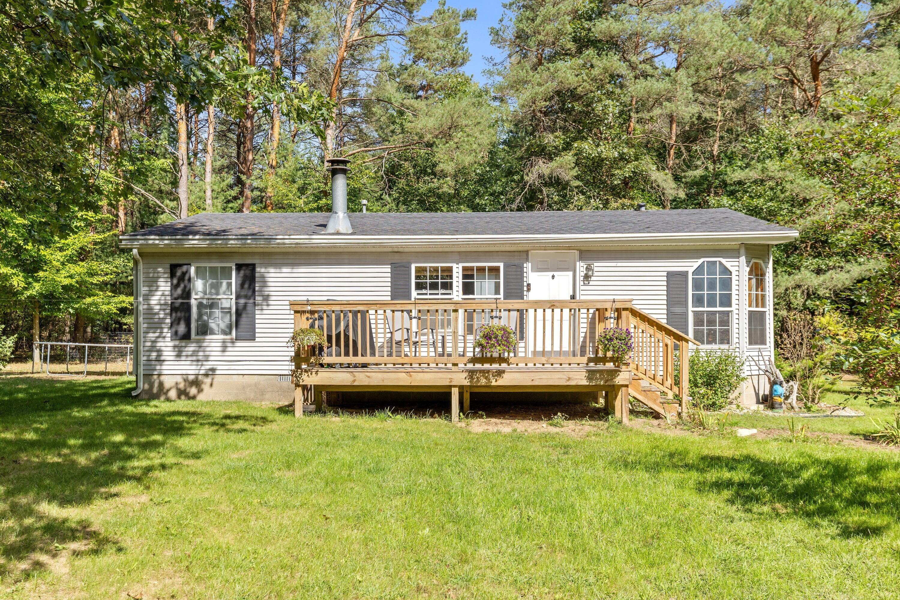 Pinewood St, Gowen, MI 49326