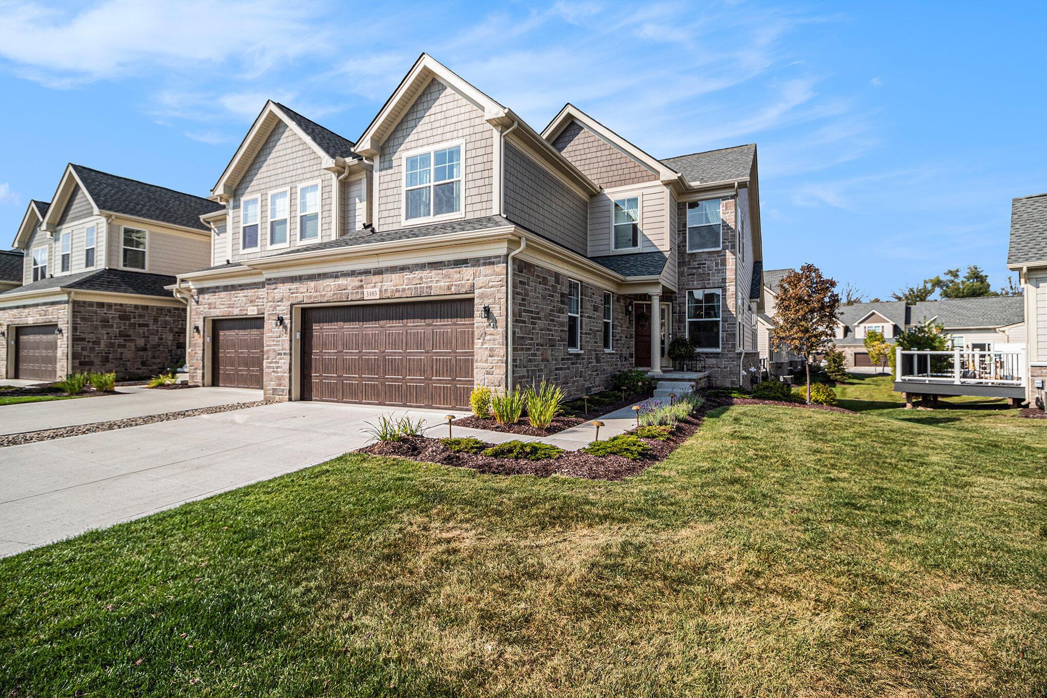 Millbury Ln, Ann Arbor, MI 48105