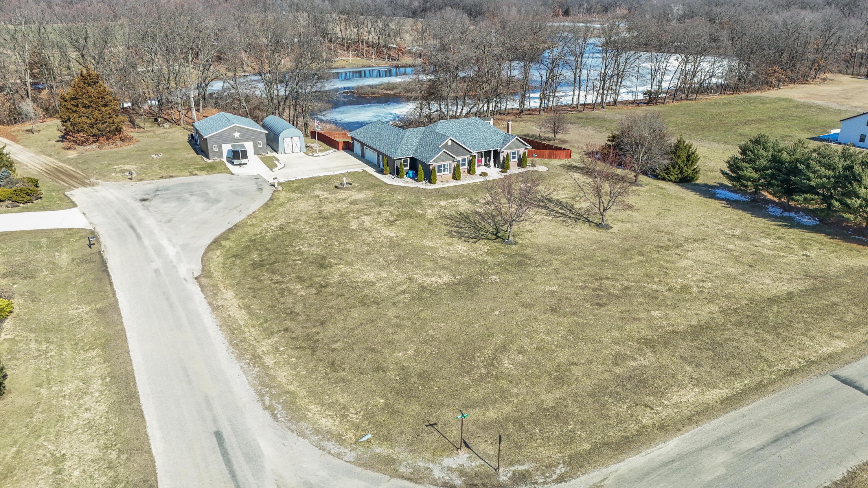 Brad Ln, Three Rivers, MI 49093