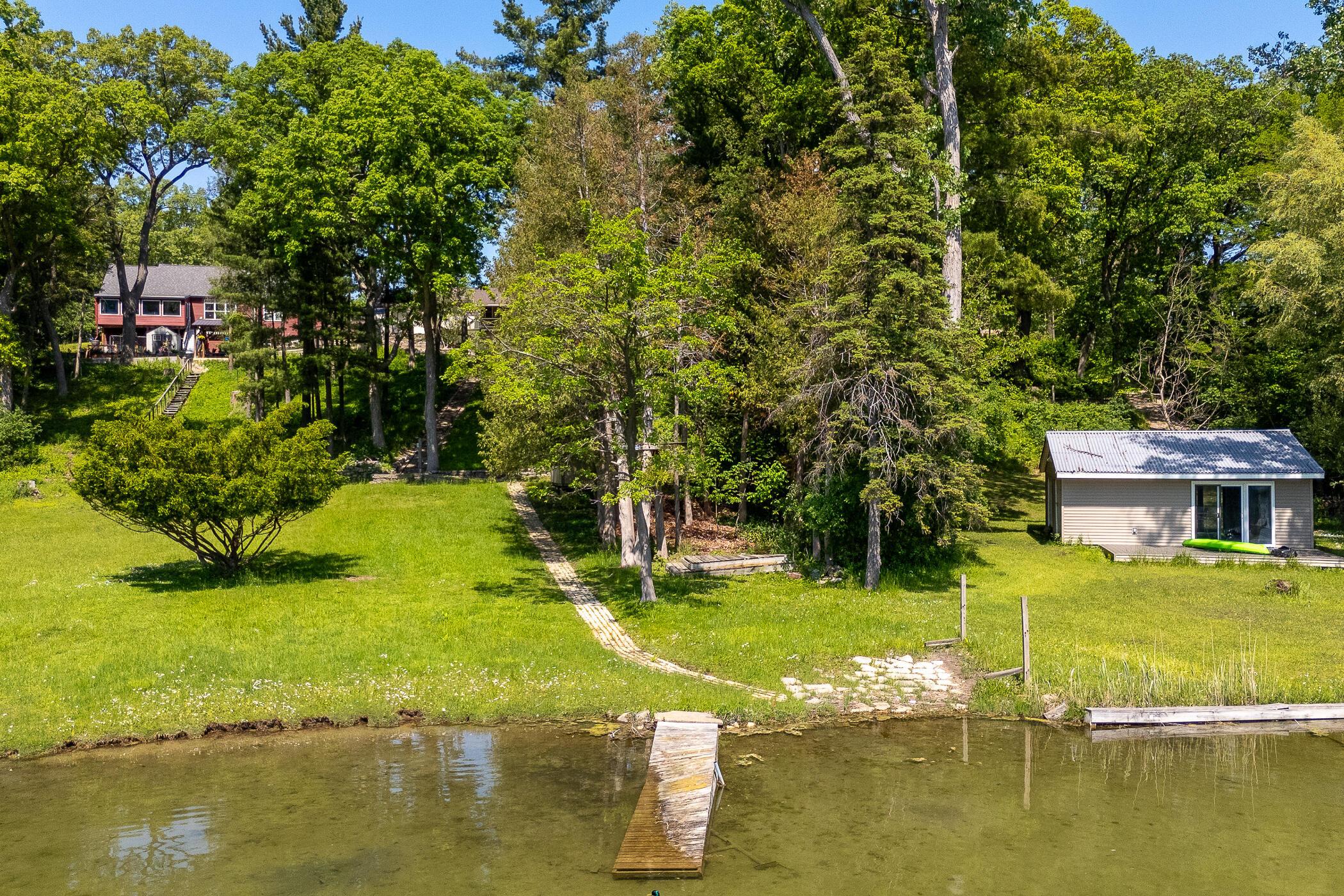 Dorais Dr Ne, Grand Rapids, MI 49525