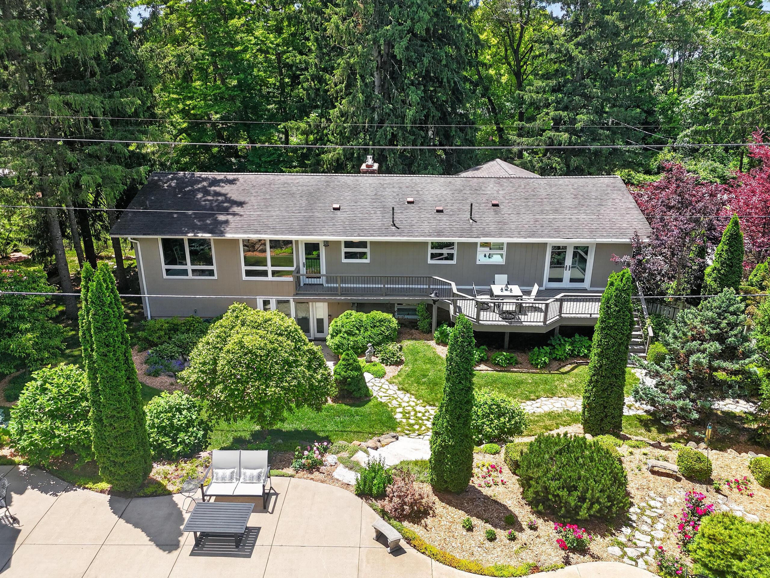 Hendee Rd, Jackson, MI 49201