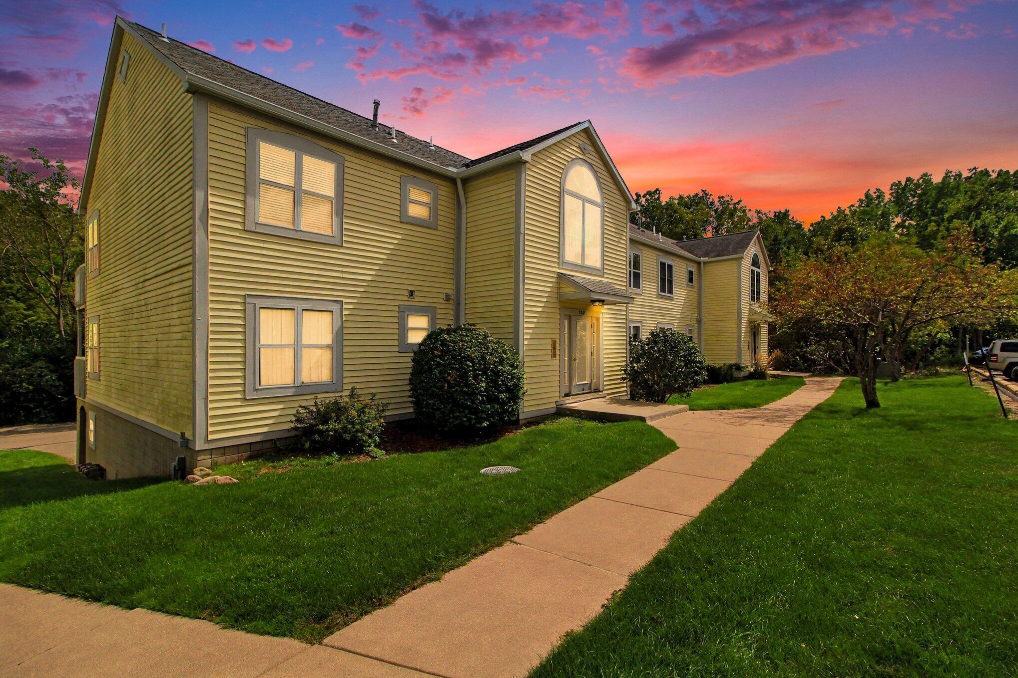 S Huron Pkwy, Ann Arbor, MI 48104