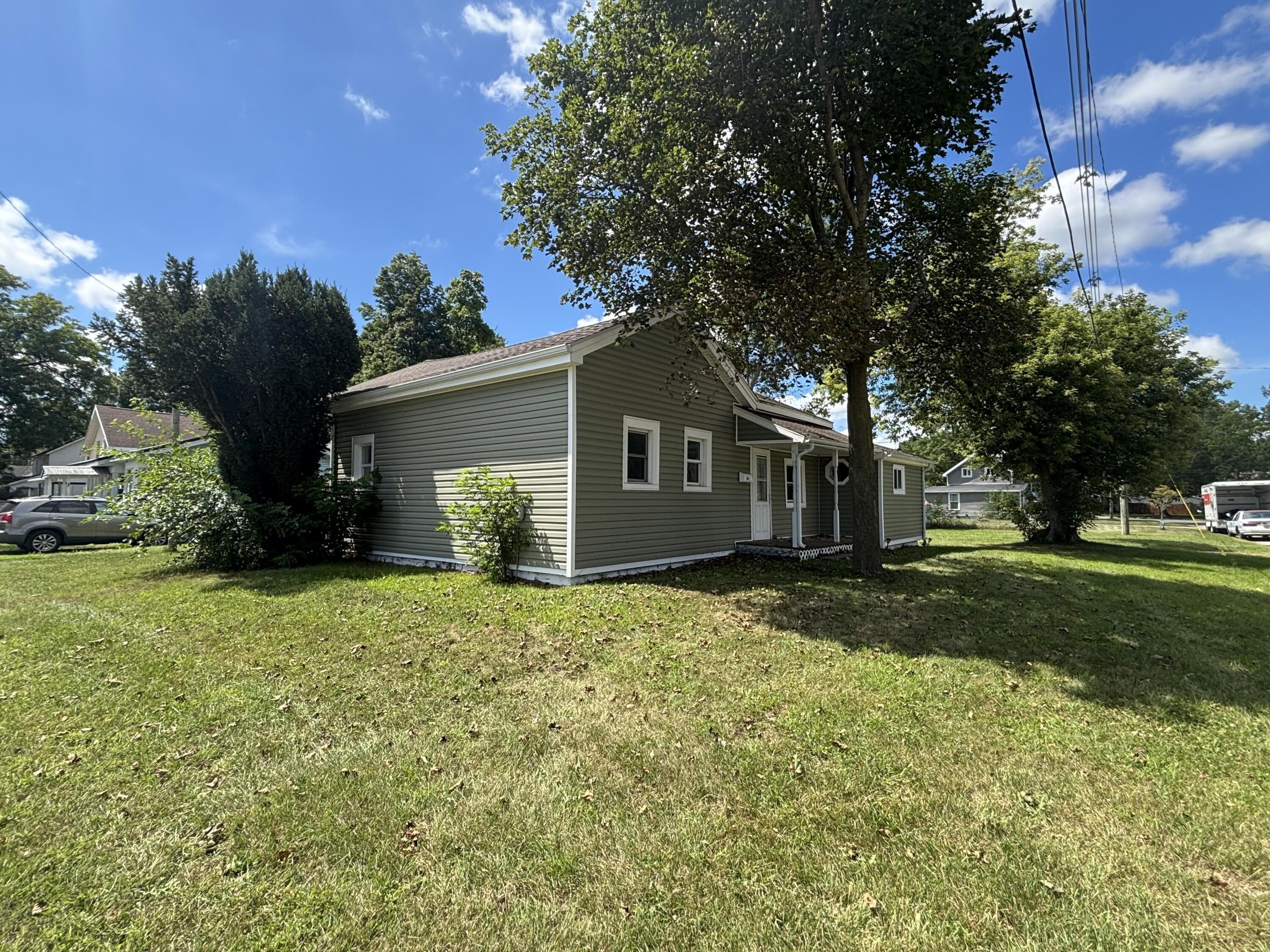 W Railroad St, Dowagiac, MI 49047