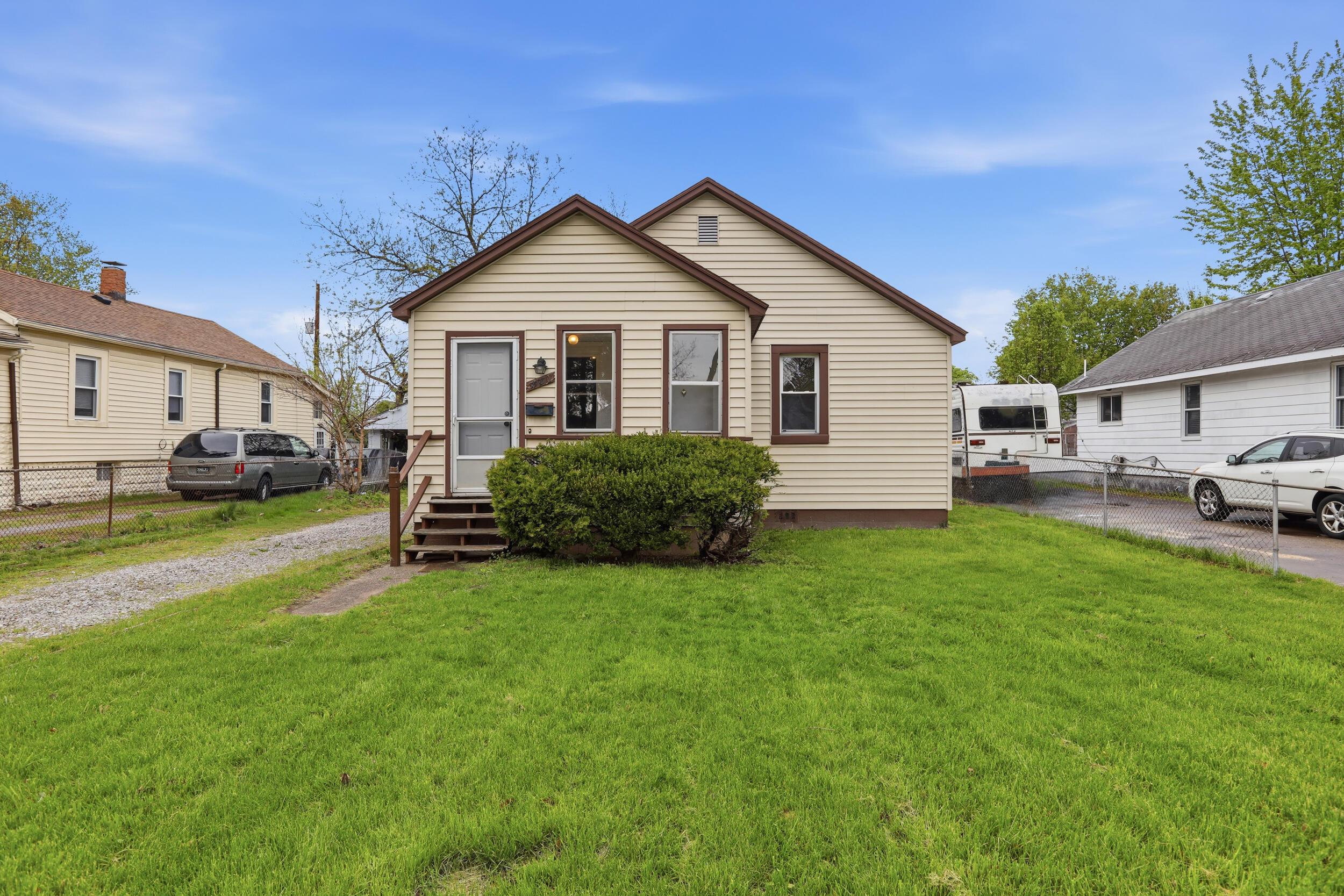 Sheffield St, Westland, MI 48186