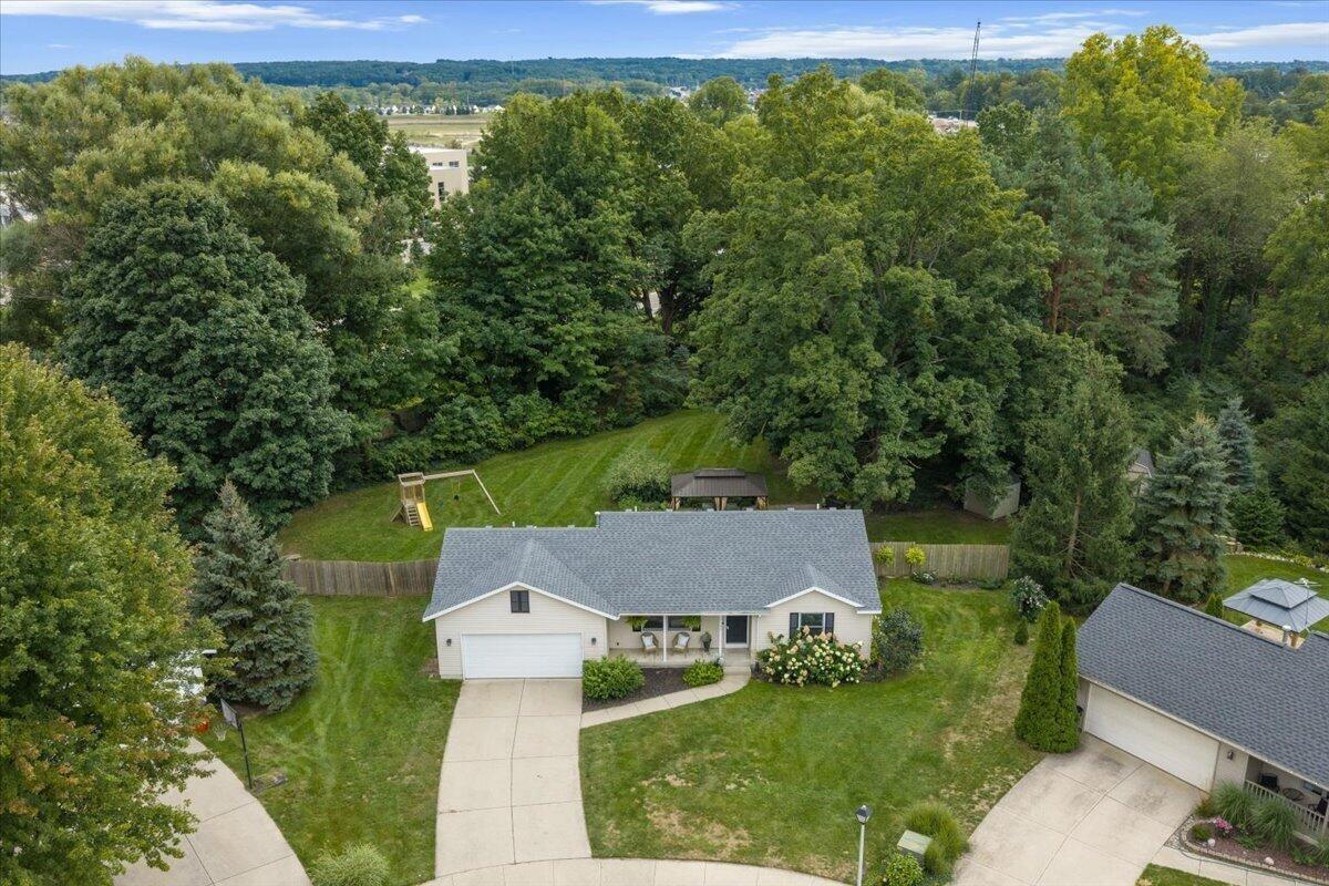 Mesa Ct Ne, Rockford, MI 49341