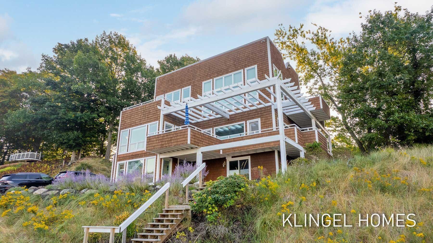 Prospect St, Grand Haven, MI 49417