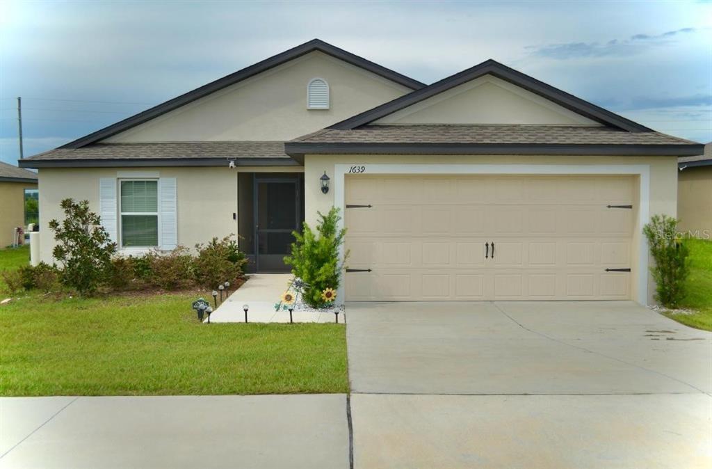 Swan Lake Cir, Dundee, FL 33838