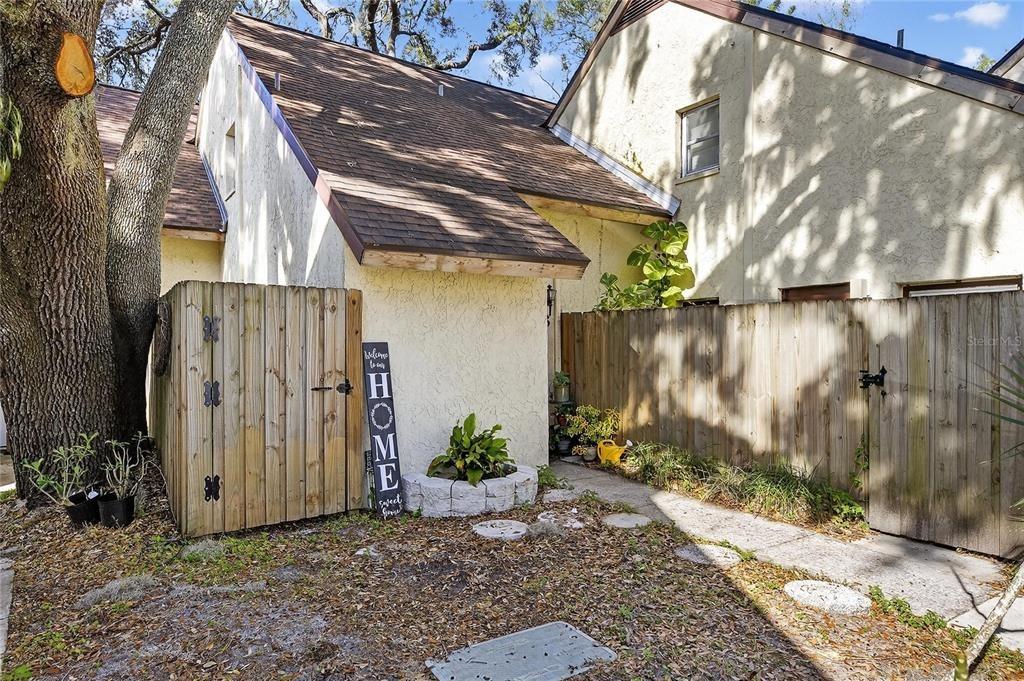 Ashley Oaks Dr, Tampa, FL 33617