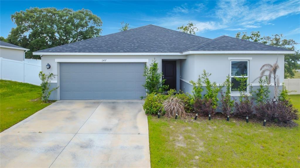 Geranium Dr, Mascotte, FL 34753