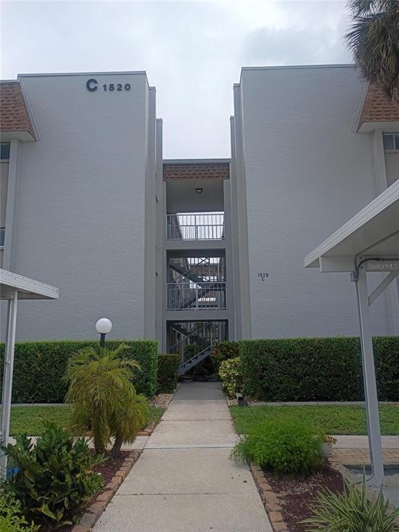 Glen Oaks Dr E, Sarasota, FL 34232