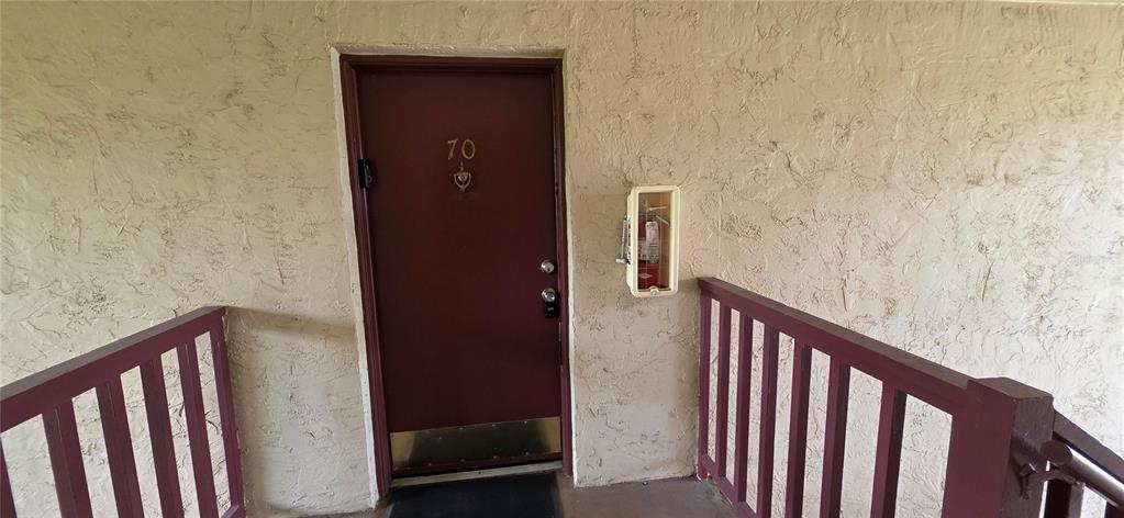 N Lake Dr, Tampa, FL 33614