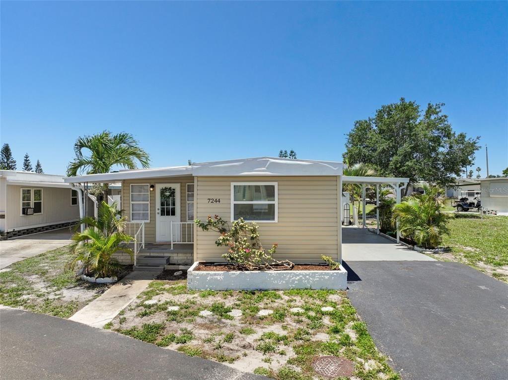 Mount Fairfield Rd Ne, Saint Petersburg, FL 33702