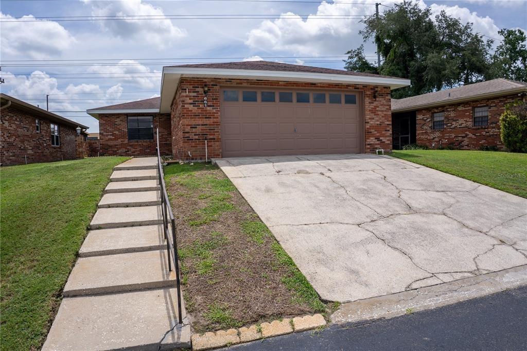 Lake Carolyn Cir, Lakeland, FL 33813