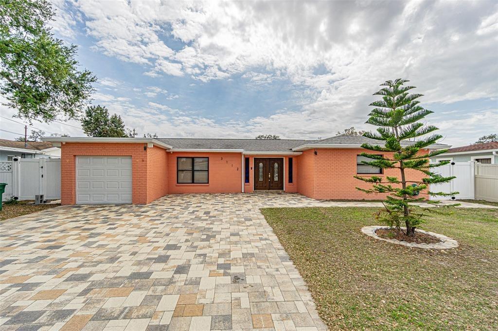 W Henry Ave, Tampa, FL 33614