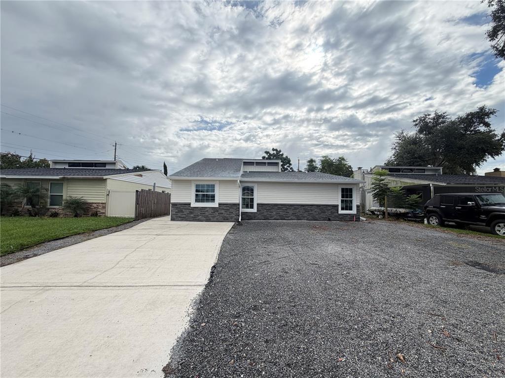 Devon Ave, Lakeland, FL 33813