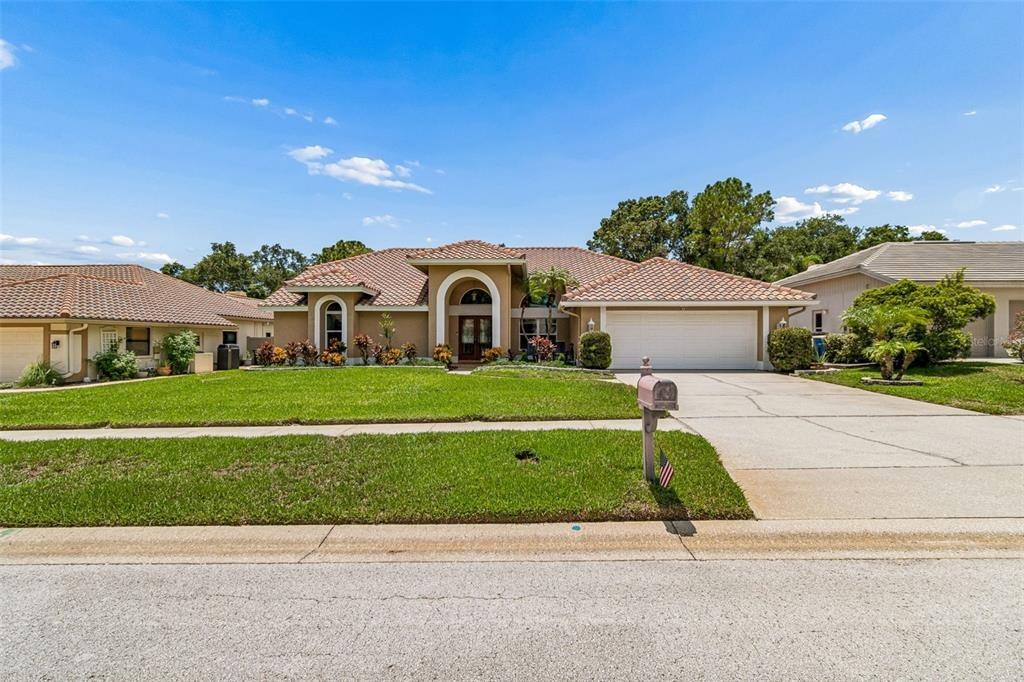 Hillcreek Cir S, Clearwater, FL 33759